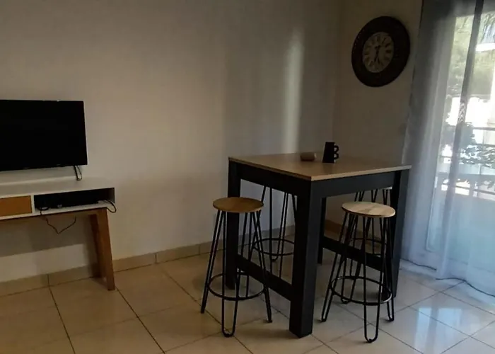 Les Jardins De Louis بيت للعطل كان